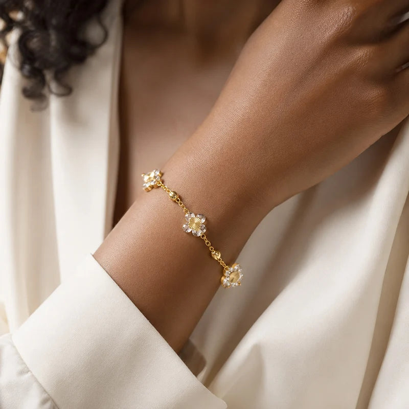 Lucky Clover Bracelet for Women 14K Gold Plated Sparkling CZ Flower Charm Bracelet Adjustable Chain Jewelry Elegant Gift