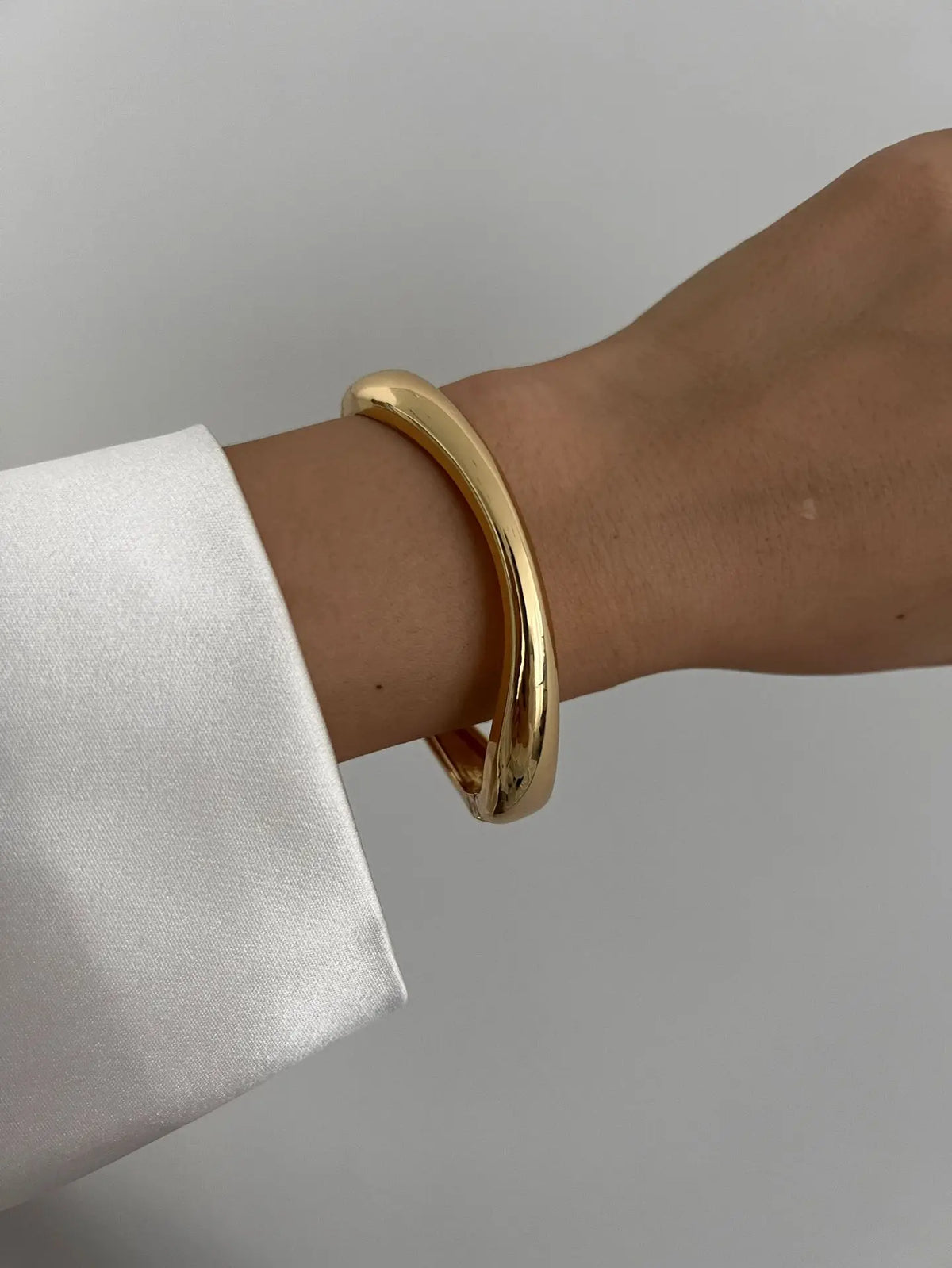 18K Gold Plated Hand Bracelets Bangle for Women Trendy Open Chunky Twist Cuff Bracelet Non Tarnish Waterproof Jewelry Gift