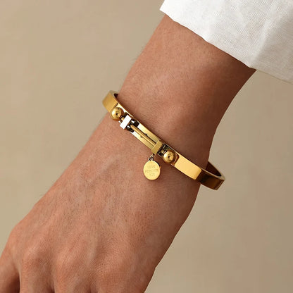 Elegant Stainless Steel 'Love' Engraved Geometric Bangle Chic Sexy Accessory for Women Men Weddings Party Casual Attire Jewelry