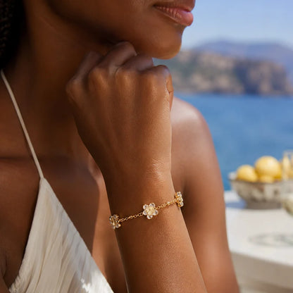 Lucky Clover Bracelet for Women 14K Gold Plated Sparkling CZ Flower Charm Bracelet Adjustable Chain Jewelry Elegant Gift