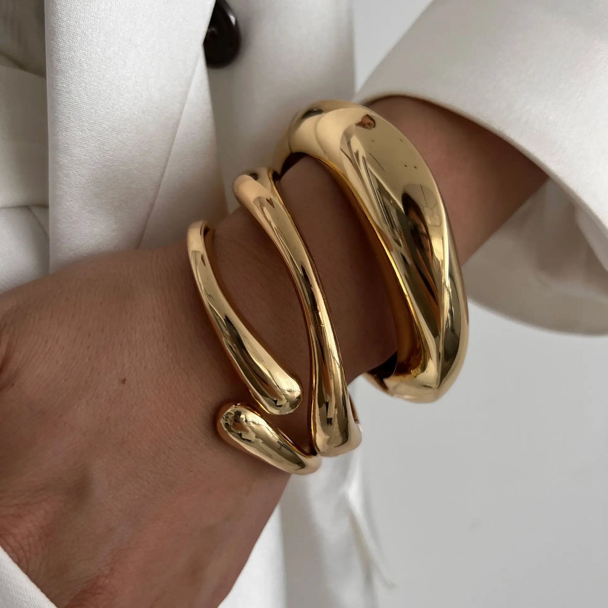 18K Gold Plated Hand Bracelets Bangle for Women Trendy Open Chunky Twist Cuff Bracelet Non Tarnish Waterproof Jewelry Gift